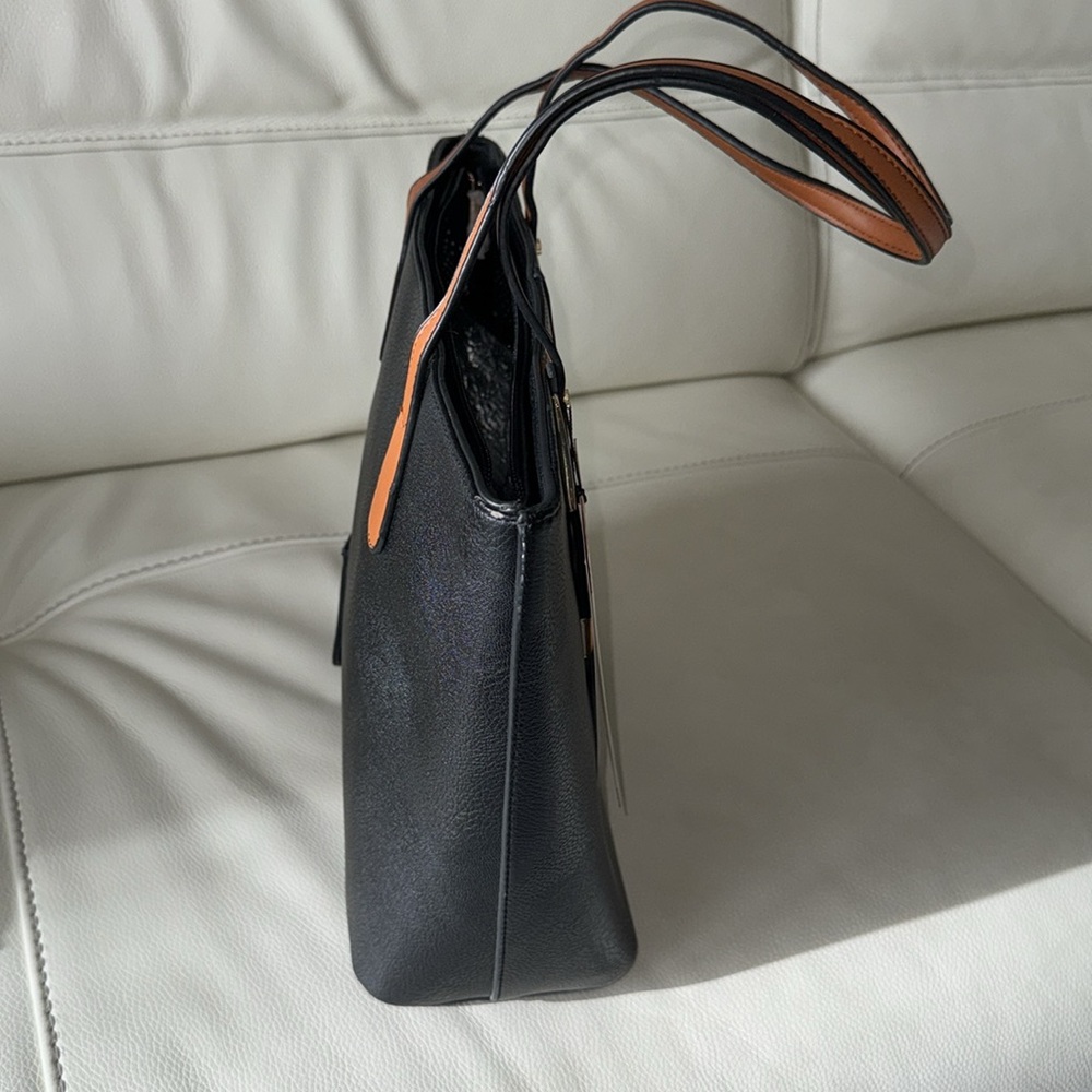 PortoVino Wine‎ Fashionable Purse With Hidden, Insulated Compartment For Wine - Picture 6 of 16